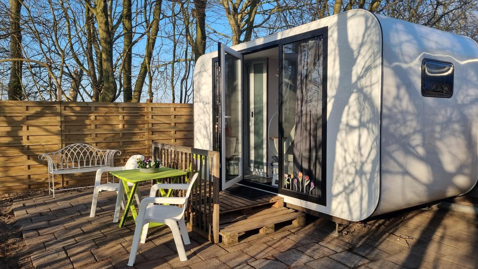 Farmer Farmyard Stays, Sleep Easy, Rural, Explore Camping